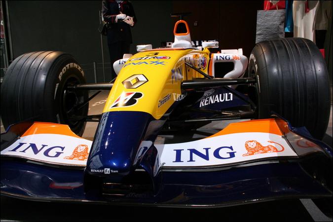 Quelle(s) écurie(s) équipe(nt) ses(leurs) monoplaces d'un moteur Renault en 2013 ?