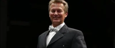 Lisez bien ce qui va suivre, car je vais vous  soumettre  le nom de cette chane de tlvision, en trouver la  cl  vous permettra de frapper un  grand coup , alors  kick  !