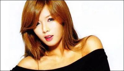 Depuis quand est-elle produite par Cube Entertainment ?