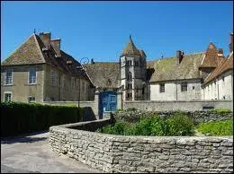 Nous partons  Gy (Haute-Sane), commune possdant le label Petites Cits de Caractre. Elle se situe en rgion ...