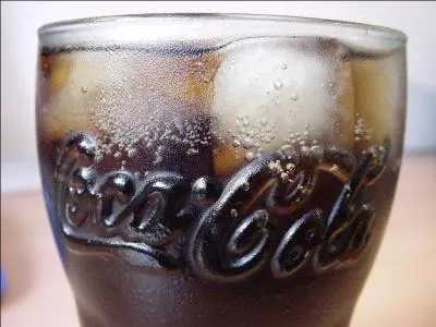 Est-ce que le coca-cola attaque l'estomac ?