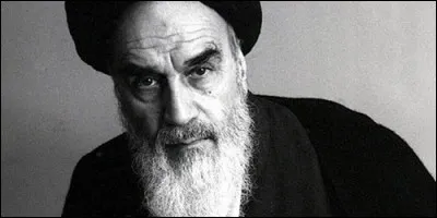 Contre qui Ayatollah Khomeini lance-t-il une condamnation à mort ?