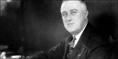 Qu'est-ce que Franklin Delano Roosevelt a mis en oeuvre (Quelle était sa politique) ?