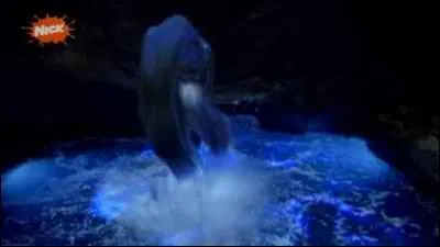 Dans la saison 3, quelle est la premire sirne  tre attaque par le tentacule ?