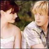 Dans l'pisode 25 saison 2, que vole Charlotte  Lewis ?