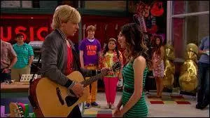 Dans ce clip, Austin chante pour Ally la chanson qu'il a trouve dans son carnet. Quel en est le titre ?