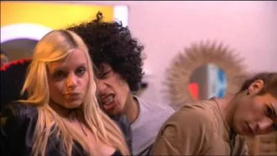 Ce jour-l Alexia a embrass ... pour essayer de rendre jaloux ... .