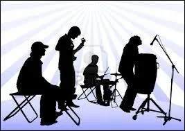 Comment s'appelait le groupe avec lequel elle collaborait ?