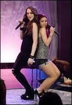 Quelle chanson Jade West et Cat Valentine ont-elles chante au Karaok Dokie ?