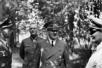 Malgr sa trs haute fonction dans l'arme allemande, il fut surnomm Le domestique,  le laquais  ou  Lakaitel . Le jour de la capitulation du 8 mai 1945, il dplora la prsence de la France ! Quel est ce triste personnage ?