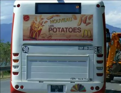 Quel est le nom du transport en commun (car) ne circulant que dans les rues de la ville-chef (Nouma) ?