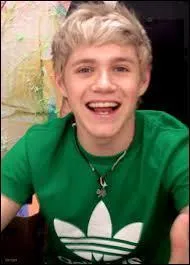 Niall est interdit d'aller au supermarch. Pourquoi ?