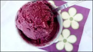 Le dessert pour vous sera une glace au cassis :