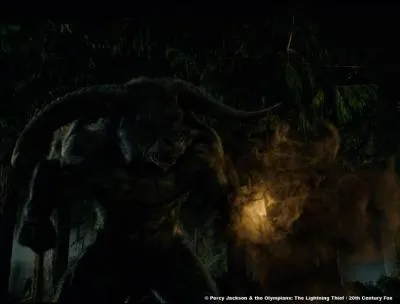 Avant de passer la barrire du Camp, Percy, sa mre et Grover on t attaqus par un Minotaure. Celui-ci s'est empar de la mre de Percy mais l'a-t-il dfinitivement tu ?