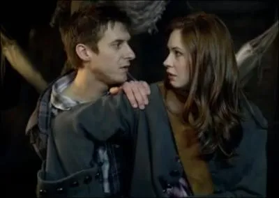 Lorsque Rory dit :  vous avez vu ces yeux, on aurait dit une piscine d'eau cristalline magnifique  en parlant de la crature, que lui rpond Amy ?