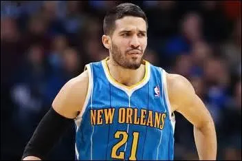 Qui est ce joueur des Hornets ?