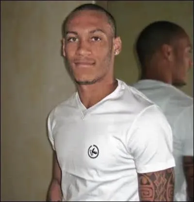 Qui est ce footballeur ?