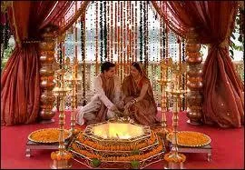 Vrai ou Faux : En Inde lorsqu'une jeune fille se marie, elle reste vivre chez ses parents avec son poux ?