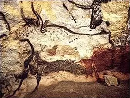 Si je veux visiter les grottes de Lascaux, faut-il que j'aille dans le Prigord noir ?
