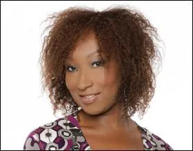 Quel est le nom de Sarah, commissaire et amoureuse de Benot ?