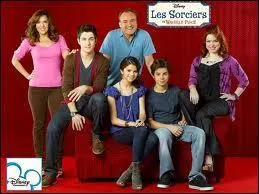 Dans les  Sorciers de Warvely Place , dans l'pisode  Alex contre Alex  qui gagne ?