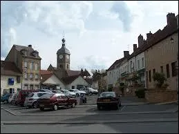 La commune de Montmarault (Allier) se situe en rgion ...