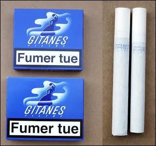 Quelles marques de cigarettes taient facilement reconnaissables  leur paquet bleu ? (fumer tue)