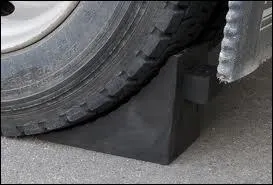 Le mot commence par : Laisse ...