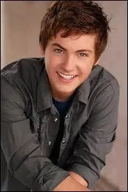 Qui est le frre d'Aria ?