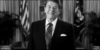 Quel était le métier de Ronald Reagan avant de commencer sa carrière d'acteur ?