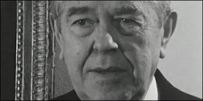 Quel peintre fut le porte-parole du mouvement surréaliste et le directeur de la revue "Oesophage" ?