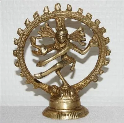 Shiva, qui est reprsent sur cette statuette est le dieu...