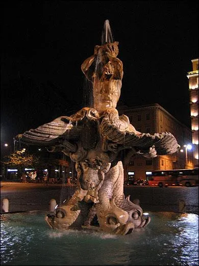 Quel est le sculpteur de la fontaine du Triton, expose  Rome ?