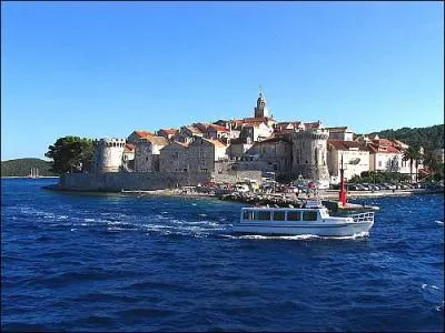 Quel pays n'est pas dans la pninsule des Balkans ?