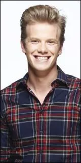 Quel homme de la maison se prend le plus de rteaux ?