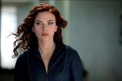 Qui est l'actrice qui joue Black Widow ?
