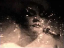 Elizabeth Fraser nous plonge dans l'univers arien, mystique et mlancolique de la dream-pop. De quel groupe ayant sorti l'album  Heaven or Las Vegas  est-elle la chanteuse ?