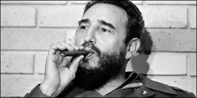 Quel est le nom du dictateur que Fidel Castro a tenté de renverser ?