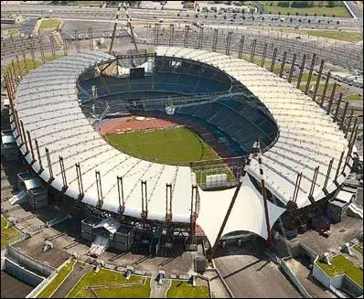 En attendant la rnovation du Stadio Delle Alpi de Turin, la Juventus et le Torino occupent temporairement un stade pour une priode de 2 ans dans cette mme ville. Lequel?