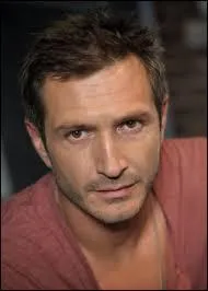 Qui incarne le cousin d'Alex ?