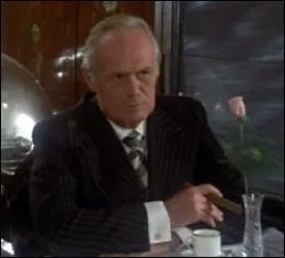 Comment Mr Ratchett est t-il assassin dans  Le Crime de l'Orient Express  ?