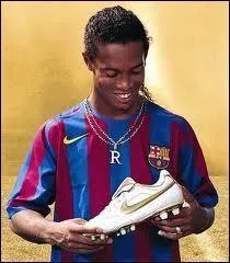 Dans quels clubs Ronaldinho a-t-il volu ?
