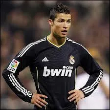 Dans quels clubs Cristiano Ronaldo a-t-il t footballeur professionnel ?