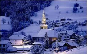 Nous sommes  Combloux (rgion Rhne-Alpes), une commune situe dans le dpartement n...