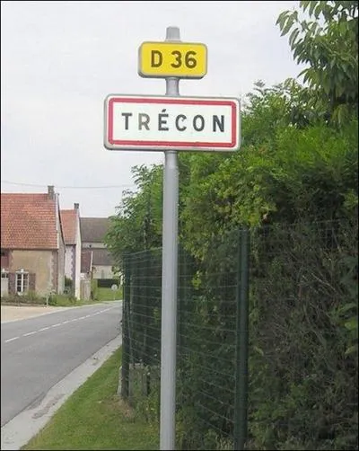 Trcon est une ville de __ habitants.