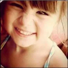 Comment s'appelle sa demie-sur ?