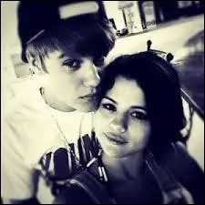 Combien de fois se sont spars Justin Bieber et Selena ?