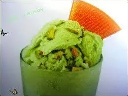 Une glace verte qui vient d'un fruit sec. tonnant, non ?