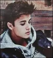 Dans laquelle de ses chansons se trouve cette phrase :  I'm just tryin' to make a little conversation  ?