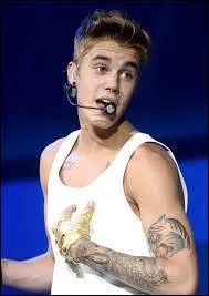 Justin Bieber a un tatouage au milieu de son bras gauche, celui-ci est un mot. Quel est le mot ?